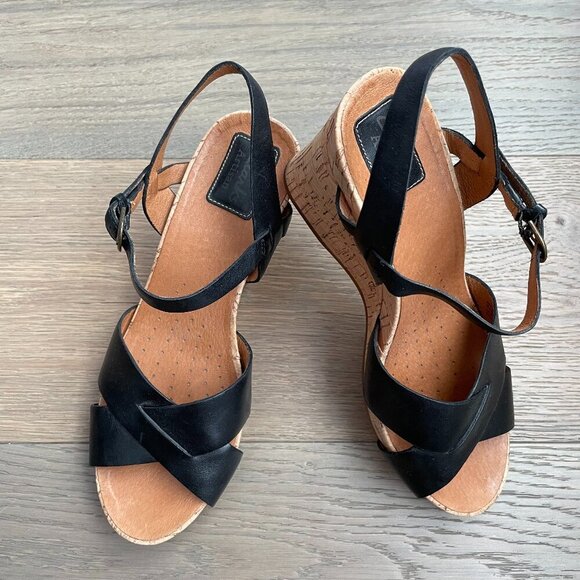 Clarks Artisan Active Air 3" Heel Wedge Leather Sandals Black + Tan Sz 8M - Picture 1 of 10